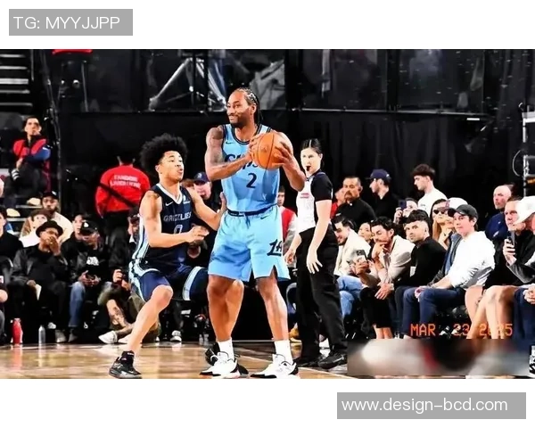 灰熊与快船第六场激战回顾双方争夺季后赛生死战的精彩瞬间